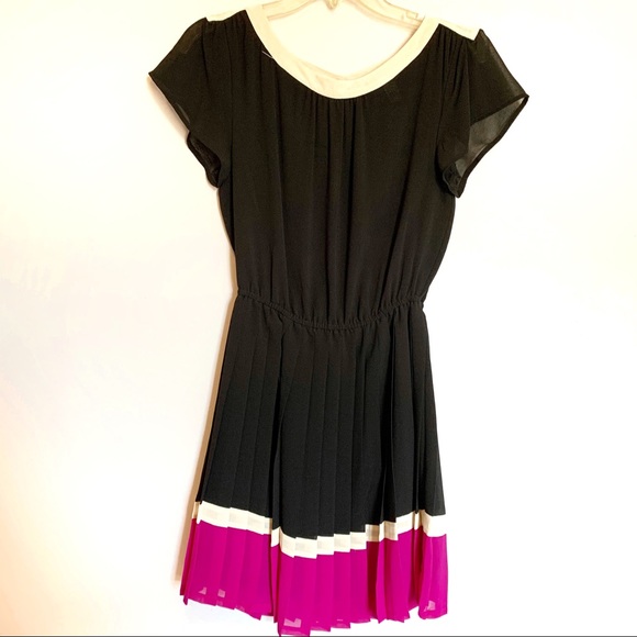 Black Dress with Pleaded Detail Size Small - Picture 1 of 5